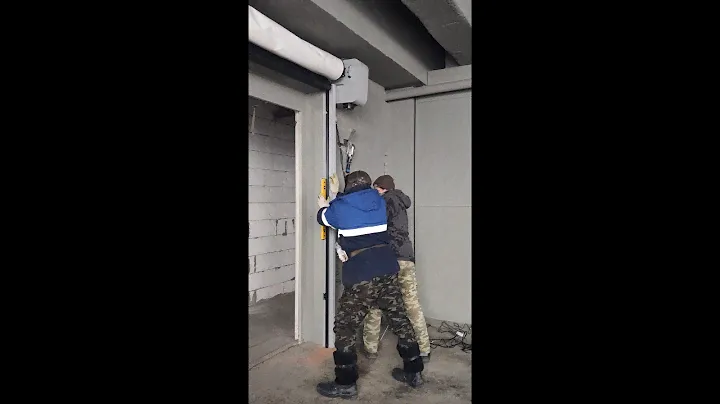 Монтаж скоростных рулонных ворот ПВХ